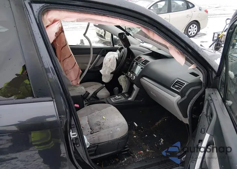 2017 Subaru Forester 2.5I Premium z USA, uszkodzony, nr VIN JF2SJAEC3HH417707